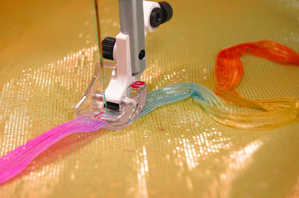 Husqvarna® VIKING®  Bandapplizierfuss-Set Husqvarna® VIKING®  Bandapplizierfuss-Set