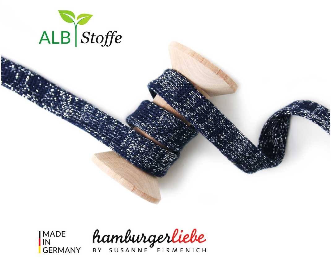 Albstoffe 1m Flach- und Hoodiekordel Cord Me Glow blue navy-silber 20mm Albstoffe 1m Flach- und Hoodiekordel Cord Me Glow blue navy-silber 20mm